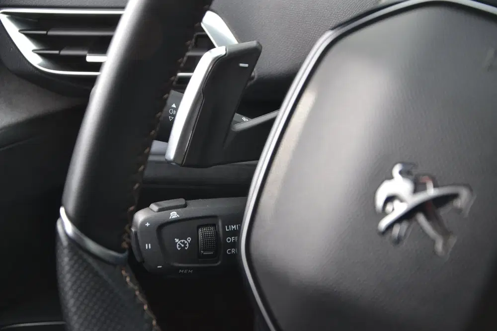 Peugeot 3008 1.6 HYbrid 225 PK * GT uit 2022, foto 20