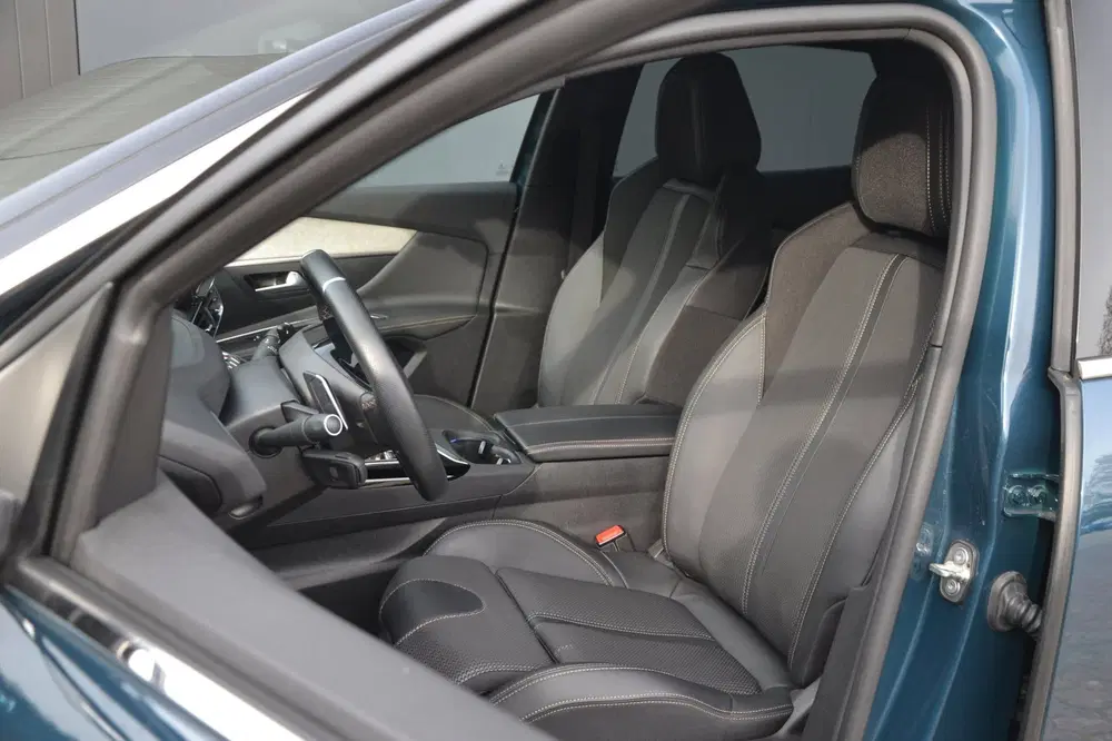 Peugeot 3008 1.6 HYbrid 225 PK * GT uit 2022, foto 9