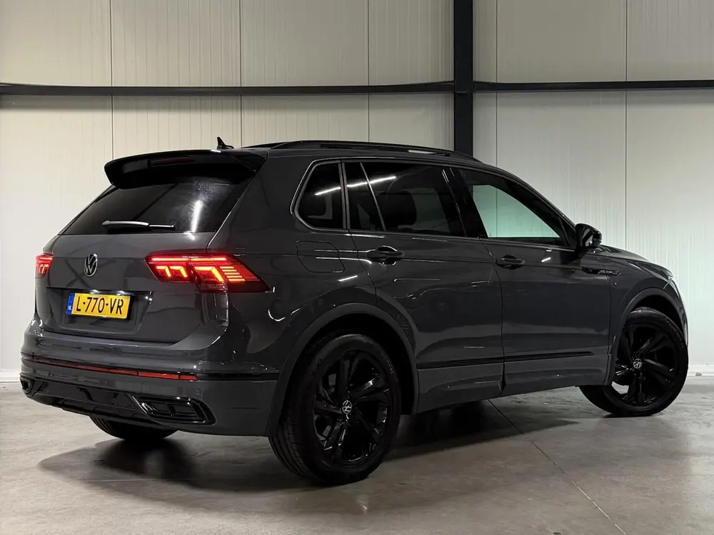 Volkswagen Tiguan 1.5 TSI R-Line Pano Virtual Harman Kardon uit 2021, foto 3