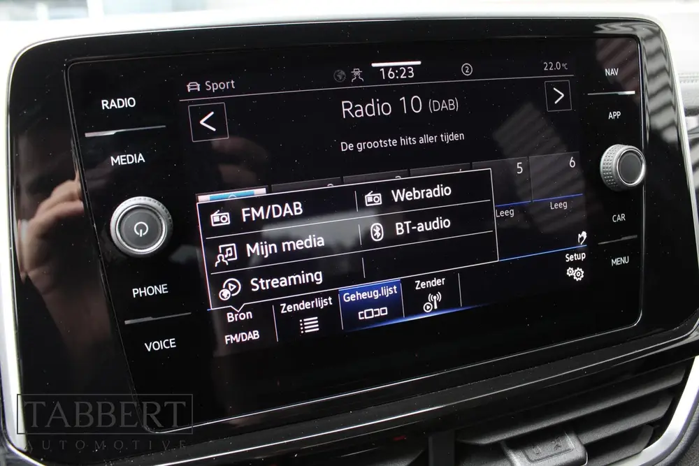 Volkswagen T-Roc 1.0 TSI R-Line ACC Camera IQ Light BTW uit 2023, foto 14