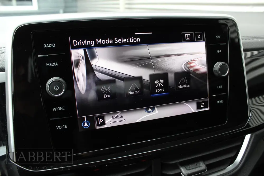 Volkswagen T-Roc 1.0 TSI R-Line ACC Camera IQ Light BTW uit 2023, foto 15