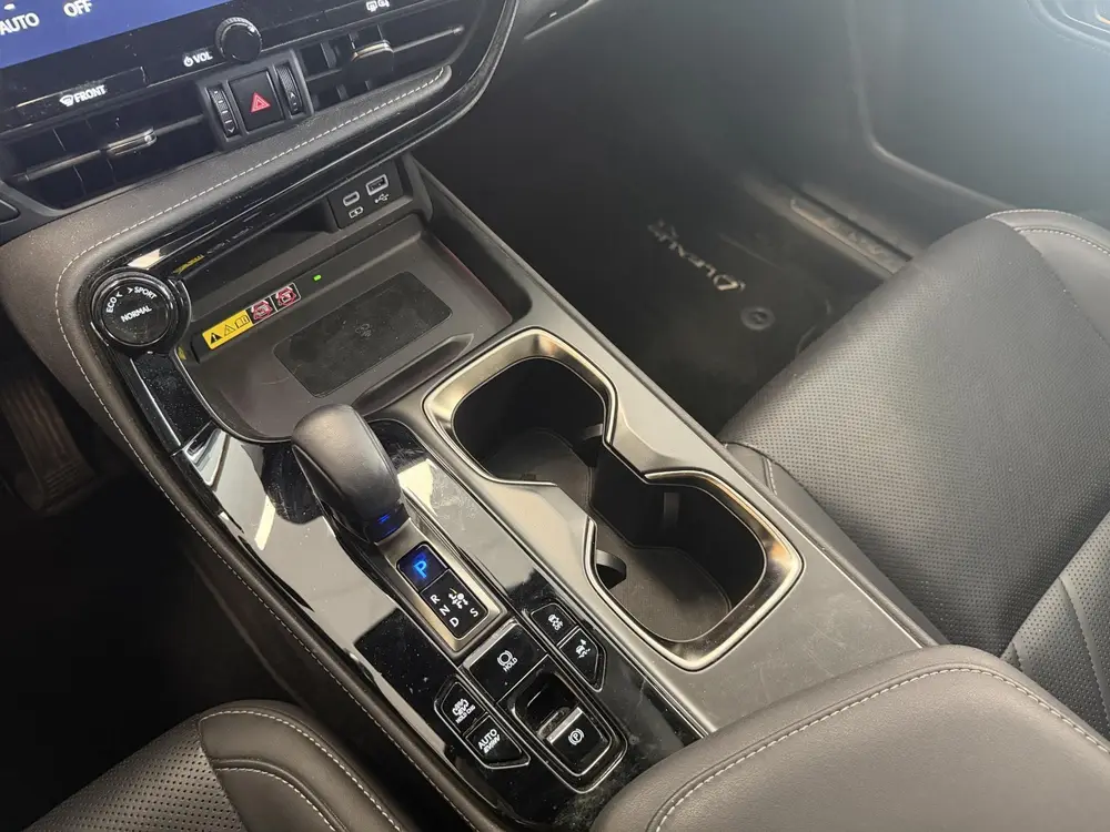 Lexus NX 450h+ AWD Launch Edition uit 2022, foto 11