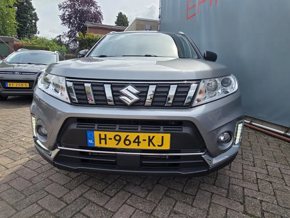 Suzuki Vitara 1.0 Boosterjet AUTOMAAT NAVI TEL CAMERA CC ECC uit 2019, foto 2