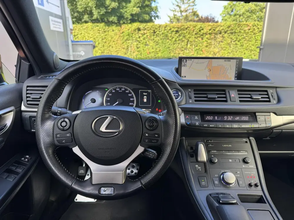 Lexus CT 200h F Sport Line Adaptieve Cruise Stoelverwarming uit 2019, foto 10