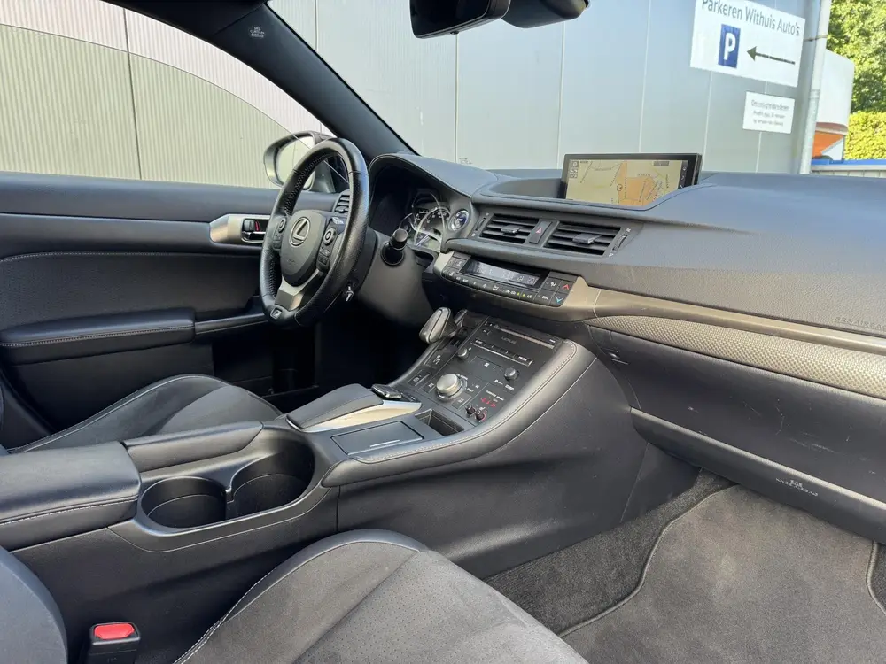 Lexus CT 200h F Sport Line Adaptieve Cruise Stoelverwarming uit 2019, foto 16