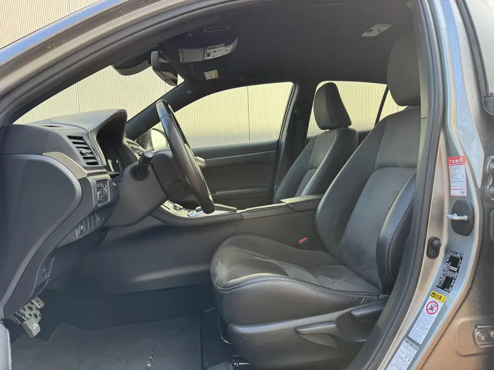 Lexus CT 200h F Sport Line Adaptieve Cruise Stoelverwarming uit 2019, foto 4