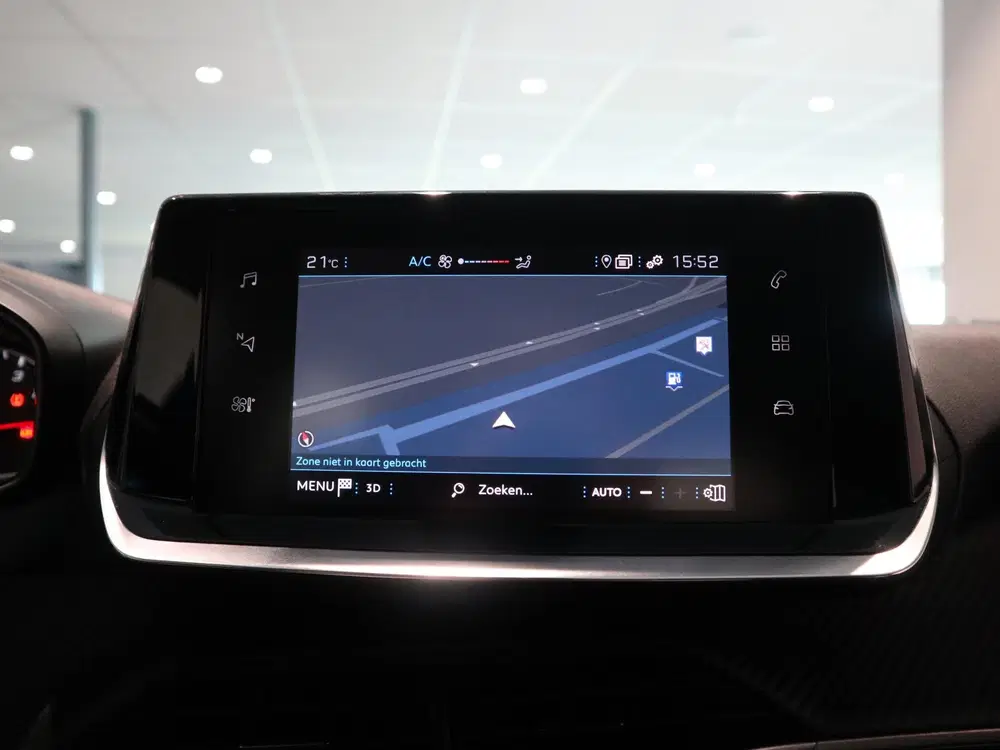 Peugeot 2008 Active NAVIGATIE uit 2021, foto 18