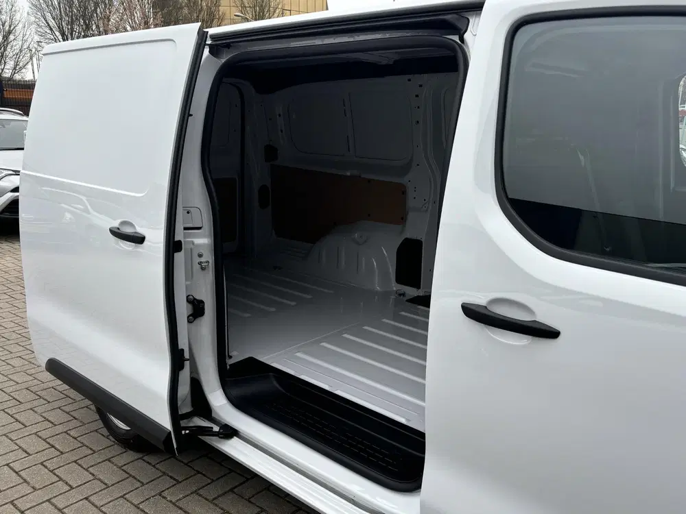 Toyota Proace 2.0 D-4D Live uit 2024, foto 19