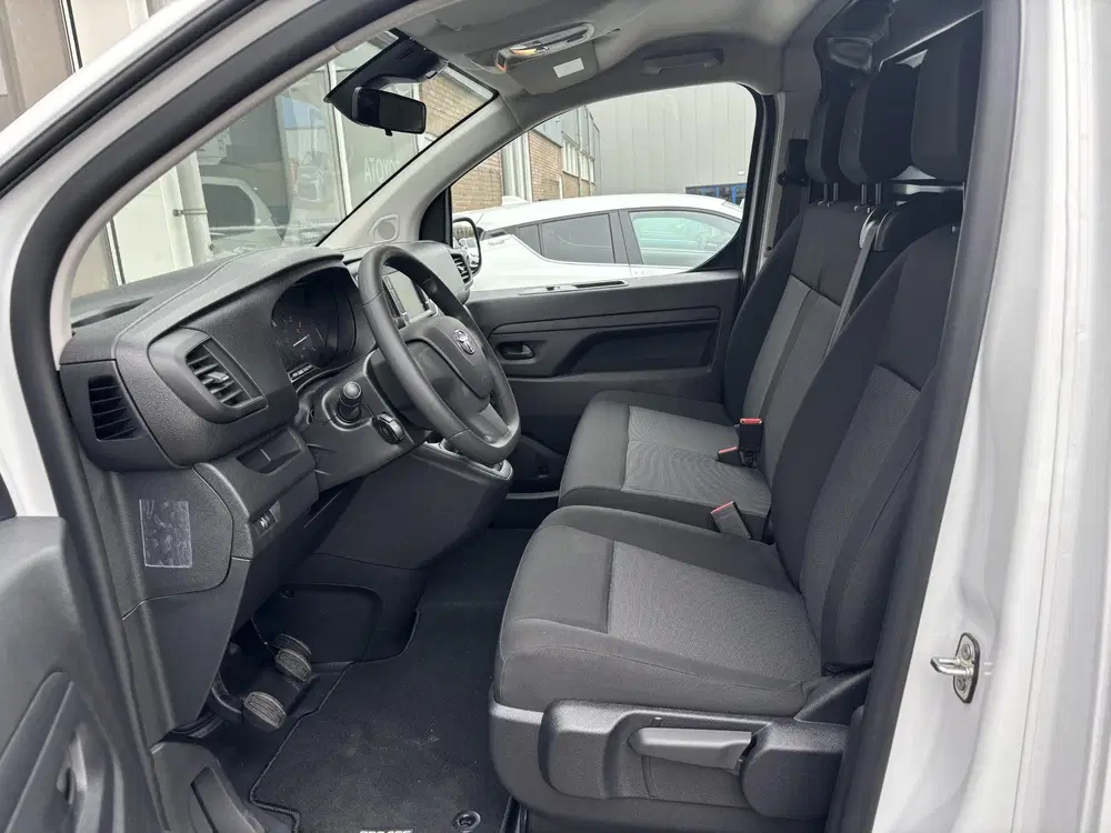 Toyota Proace 2.0 D-4D Live uit 2024, foto 2