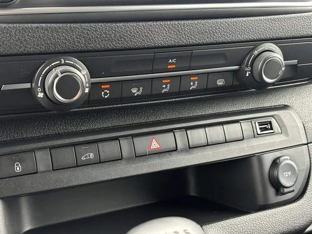 Toyota Proace 2.0 D-4D Live uit 2024, foto 4