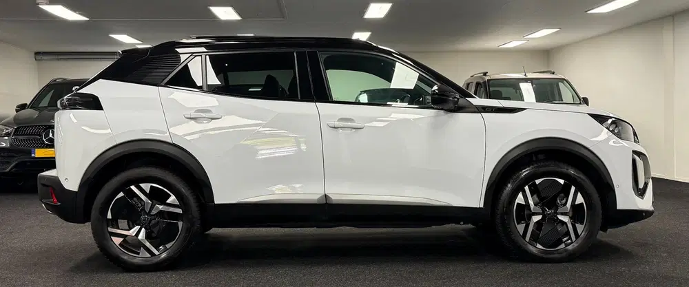 Peugeot 2008 1.2 PureTech 130 GT*Automaat*Pano*Massage* uit 2024, foto 19