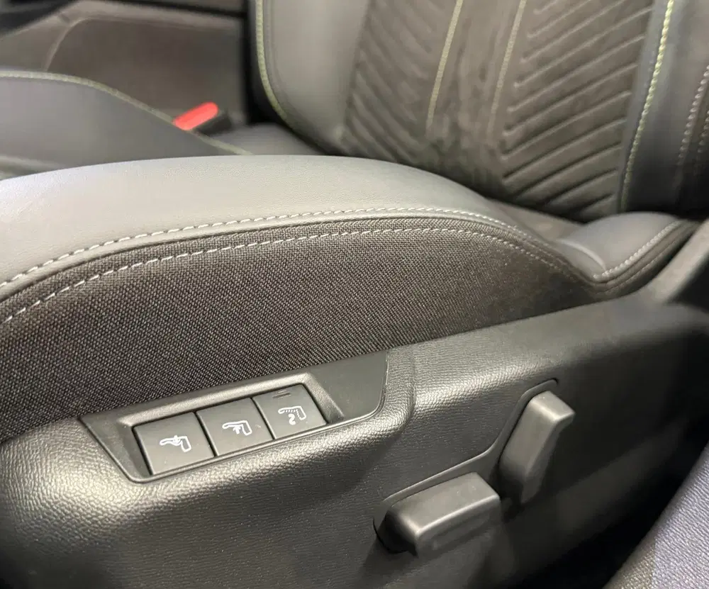 Peugeot 2008 1.2 PureTech 130 GT*Automaat*Pano*Massage* uit 2024, foto 9