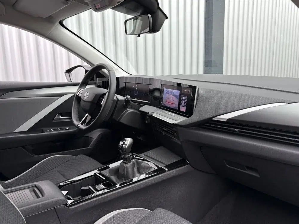 Opel Astra 1.2 Edition uit 2023, foto 14