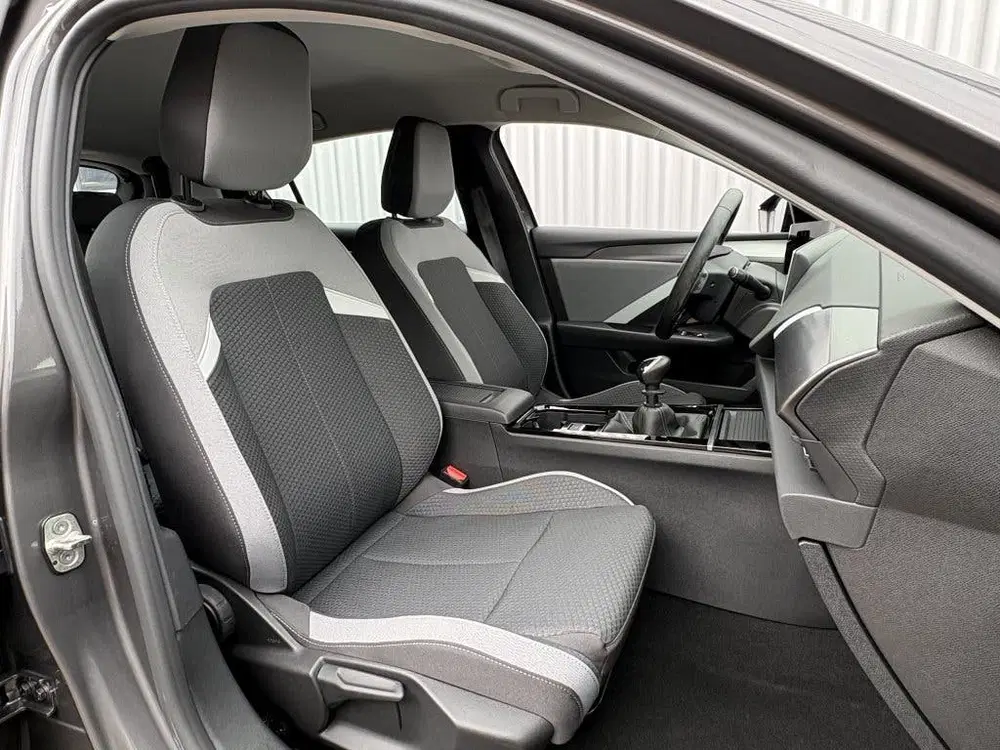 Opel Astra 1.2 Edition uit 2023, foto 15