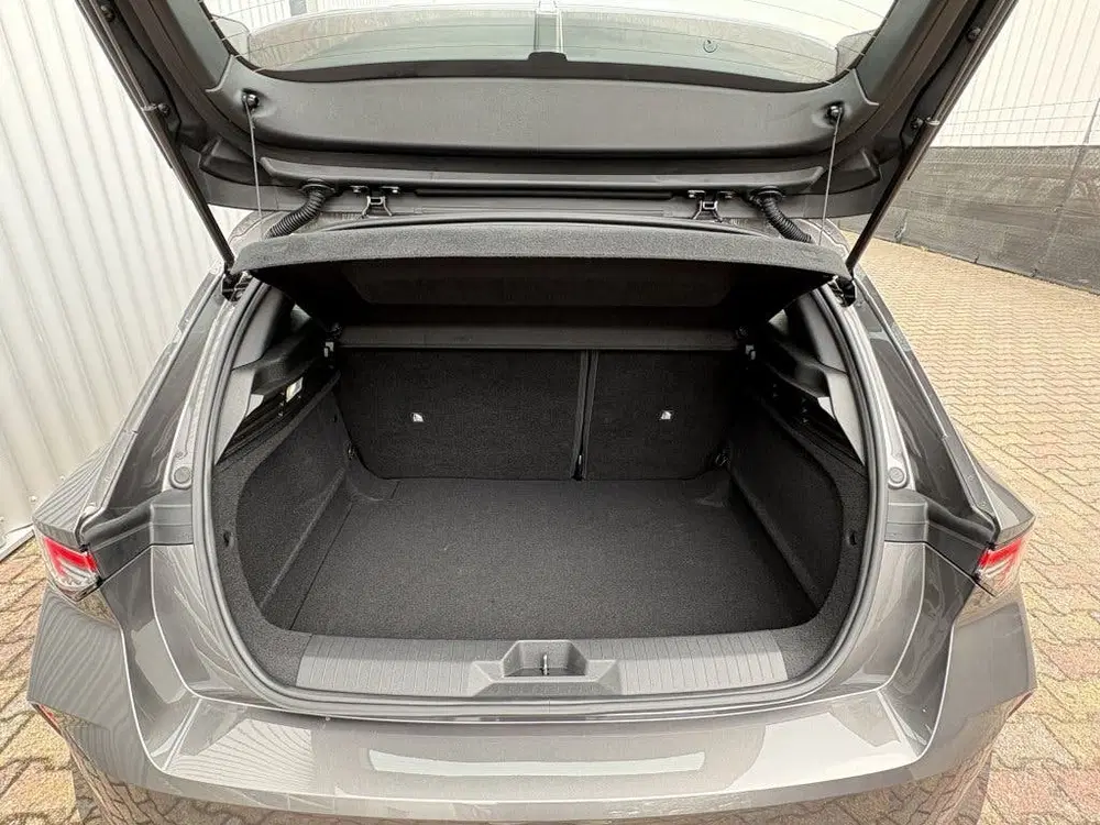 Opel Astra 1.2 Edition uit 2023, foto 18