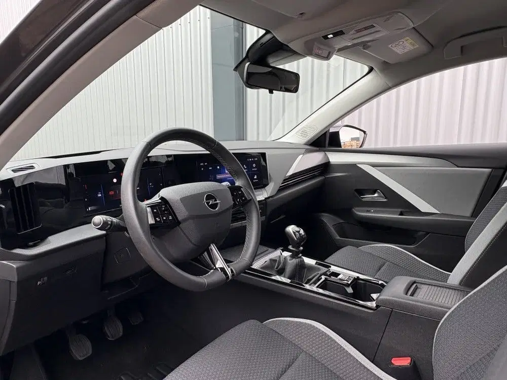 Opel Astra 1.2 Edition uit 2023, foto 19