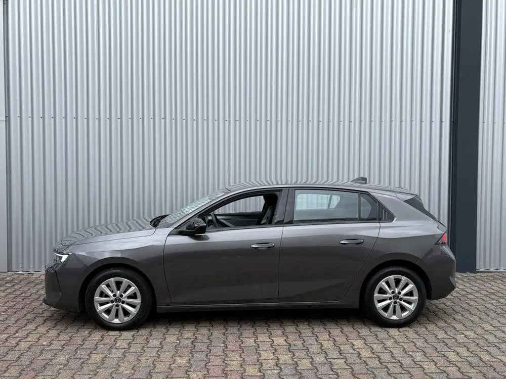 Opel Astra 1.2 Edition uit 2023, foto 5