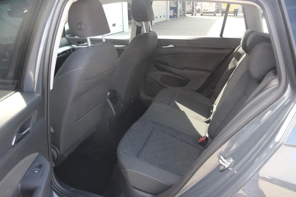 Volkswagen Golf Variant 1.0 TSI 110pk Life | Navigatie | Get uit 2024, foto 17
