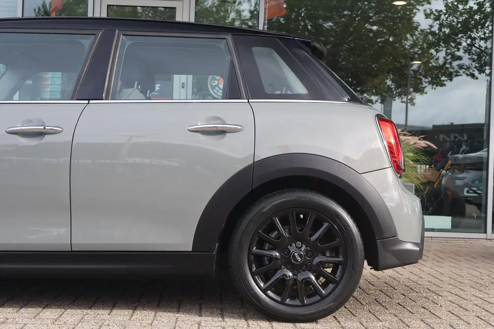 Mini Cooper 1.5 Cooper Business Edition 136pk uit 2022, foto 16