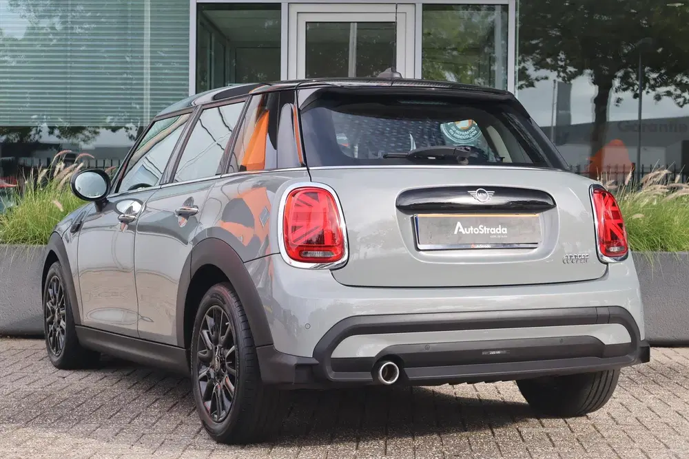 Mini Cooper 1.5 Cooper Business Edition 136pk uit 2022, foto 2