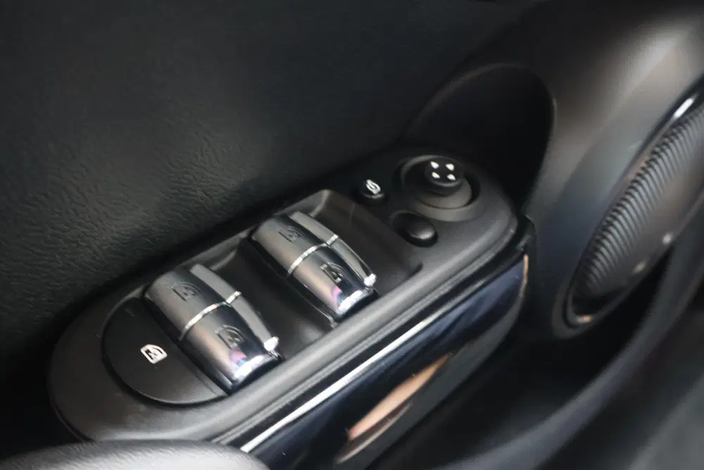 Mini Cooper 1.5 Cooper Business Edition 136pk uit 2022, foto 20