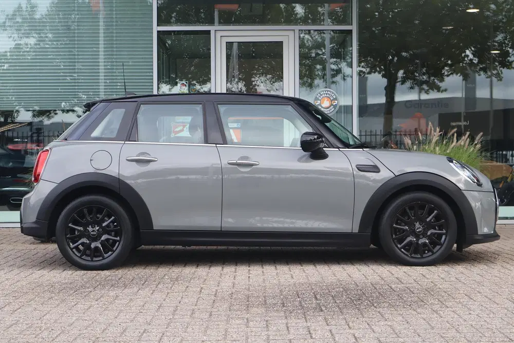 Mini Cooper 1.5 Cooper Business Edition 136pk uit 2022, foto 4