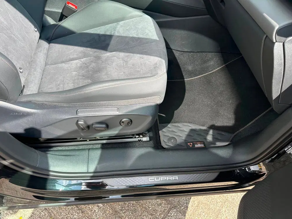 Cupra Terramar 1.5 TSI e-Hybrid KEYLESS uit 2025, foto 18