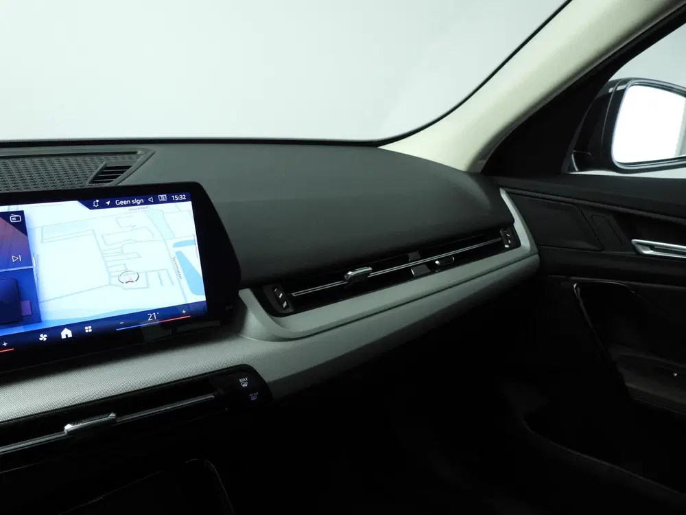 BMW iX2 eDrive20 uit 2024, foto 14