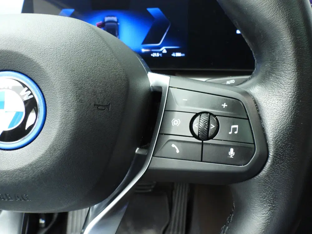 BMW iX2 eDrive20 uit 2024, foto 16