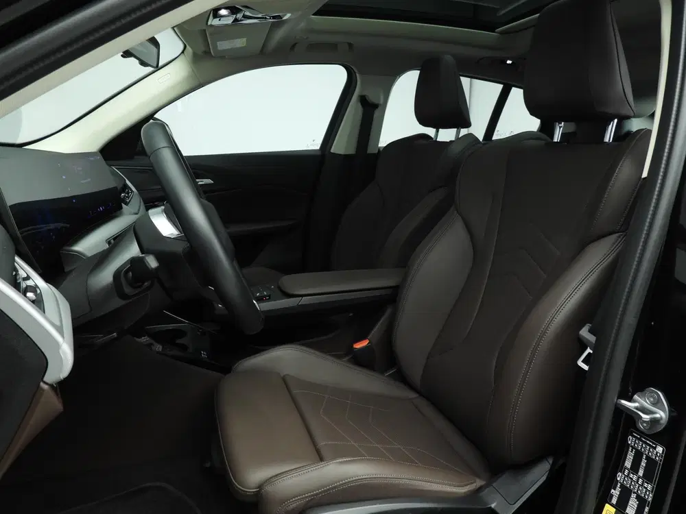 BMW iX2 eDrive20 uit 2024, foto 8