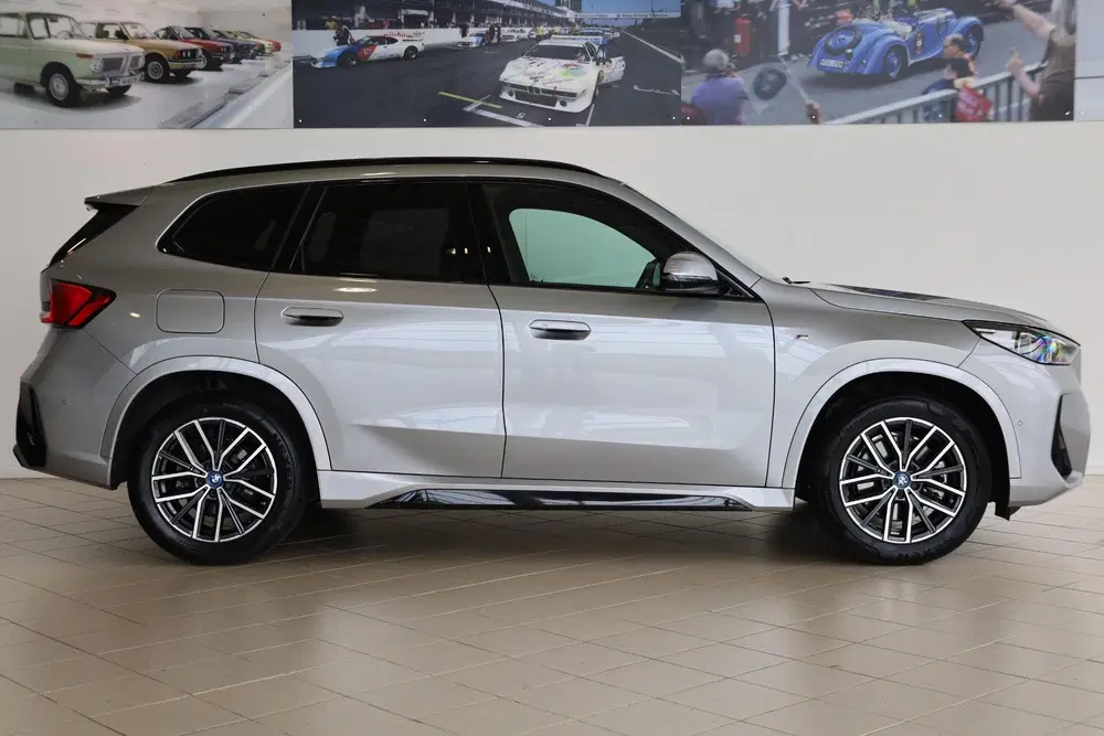 BMW X1 xDrive30e uit 2023, foto 3