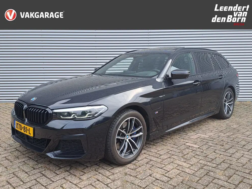 BMW 5-serie 5 Serie Touring 530e xDrive M SPORT uit 2020