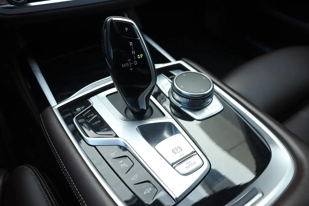 BMW 7-serie Sedan 745e uit 2019, foto 20