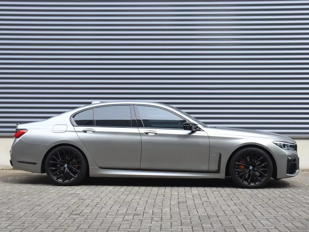 BMW 7-serie Sedan 745e uit 2019, foto 5