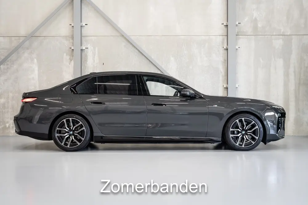 BMW i7 EDrive50 Privilege Edition 106 kWh uit 2024, foto 8