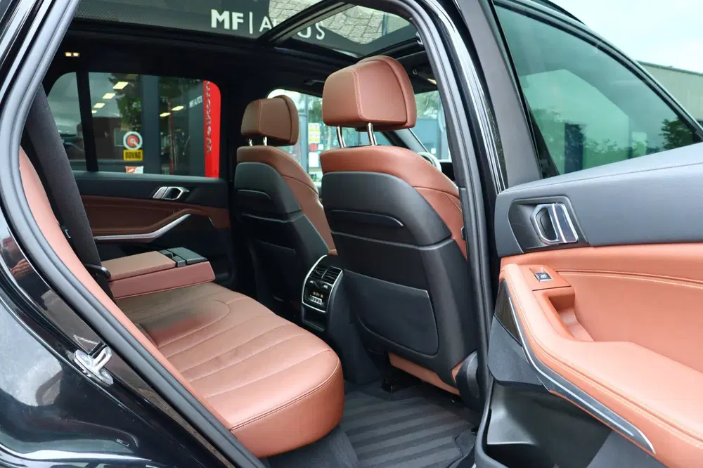 BMW X5 XDrive45e M-Sport uit 2022, foto 11