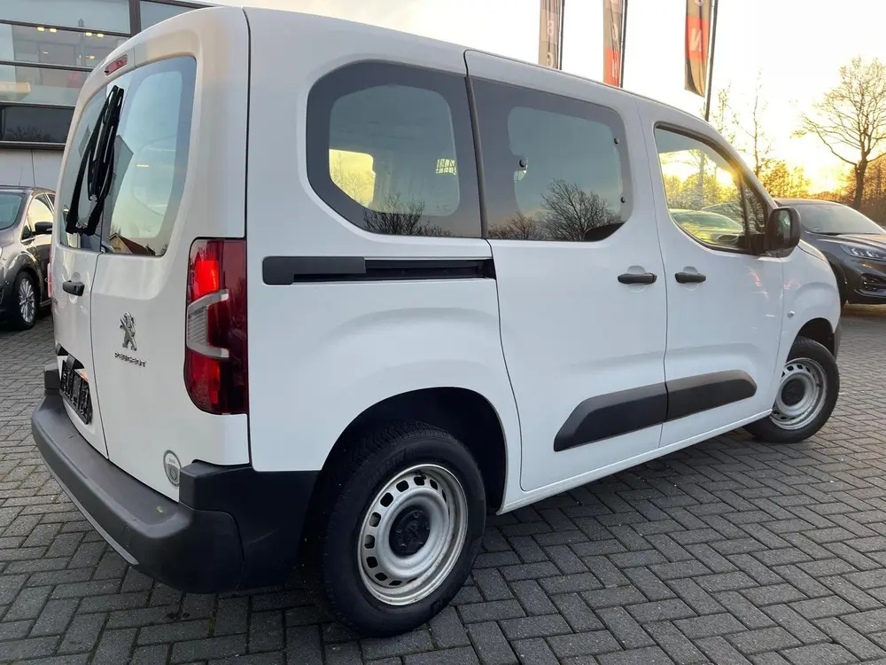 Peugeot Partner 1.2 PureTech Pro uit 2019, foto 3