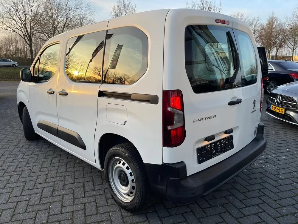 Peugeot Partner 1.2 PureTech Pro uit 2019, foto 4