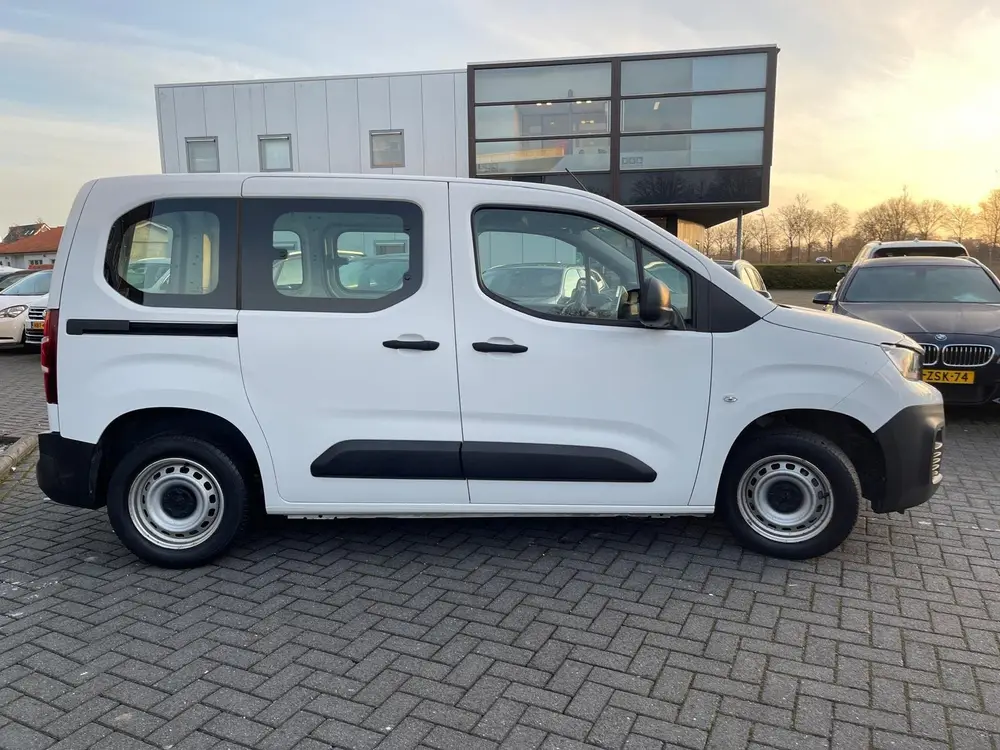 Peugeot Partner 1.2 PureTech Pro uit 2019, foto 6