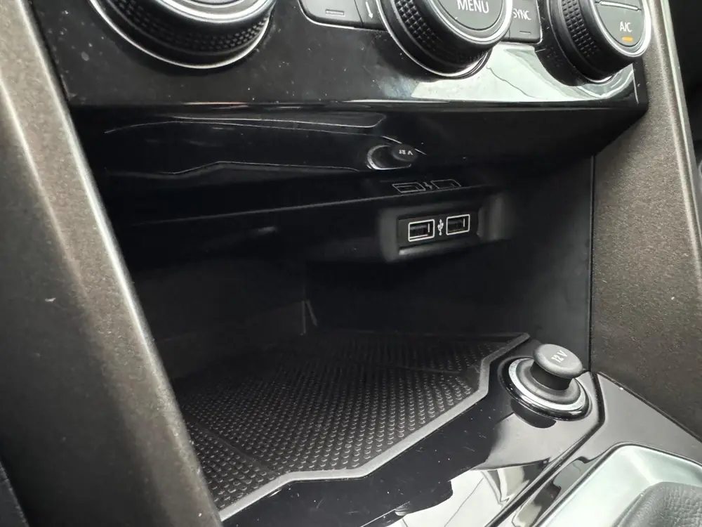 Volkswagen T-Roc 1.5 TSI Sport Business R Navi, LED, Camera uit 2019, foto 14