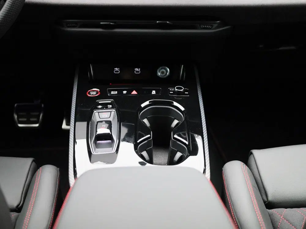 Audi A5 2.0 e-hybrid quattro S edition Competition uit 2026, foto 12