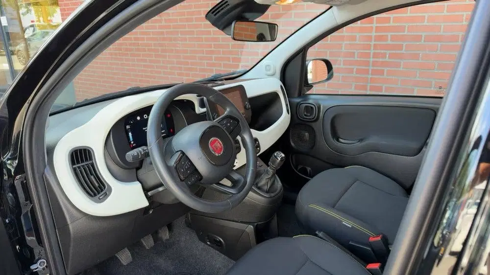 Fiat Panda 1.0 Hybrid Pandina Cross Hoge Zit Carplay uit 2025, foto 4