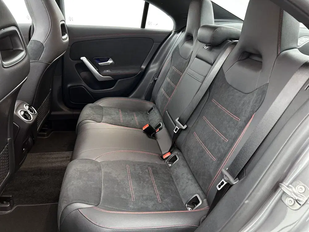 Mercedes-Benz CLA Klasse 250 e Business Solution AMG uit 2025, foto 19