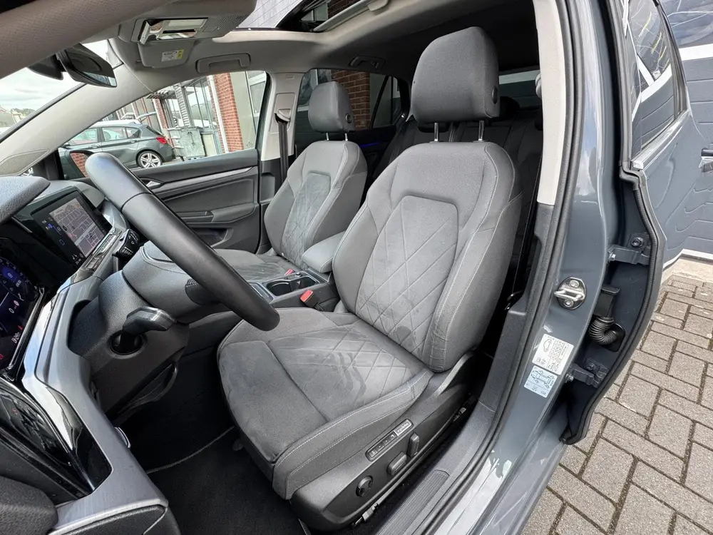 Volkswagen Golf 1.5 TSI 150PK Style IQ LED ACC Pano Carplay uit 2020, foto 3