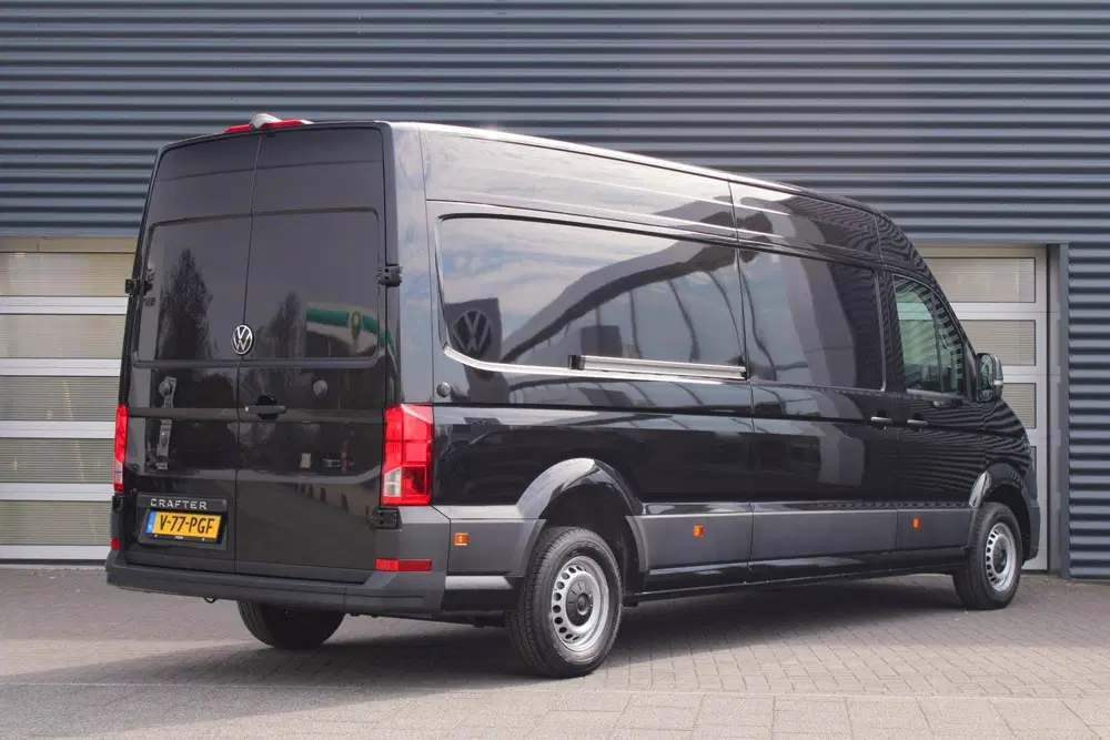Volkswagen Crafter 35 2.0 TDI 140pk L4H3 uit 2024, foto 2
