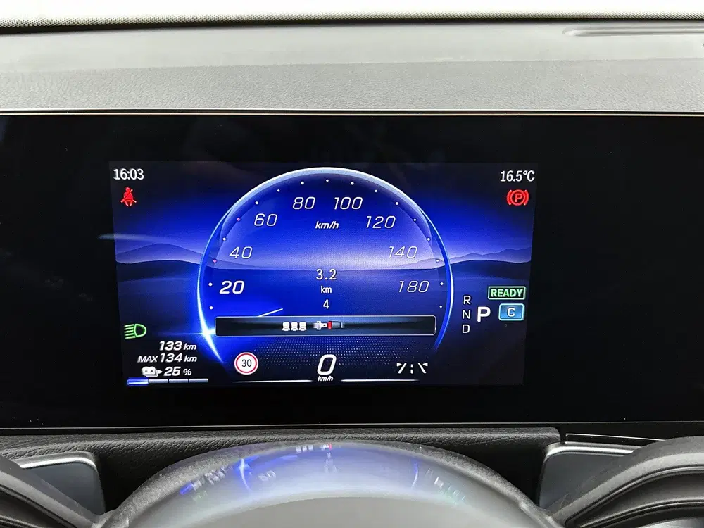 Mercedes-Benz EQB 250+ Business Solution 71 kWh uit 2025, foto 18