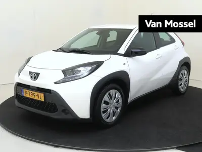 Toyota Aygo X 1.0 VVT-i 72 PK MT Play Mediascherm uit 2022