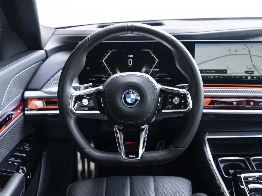 BMW i7 xDrive60 SoH 100% uit 2024, foto 10