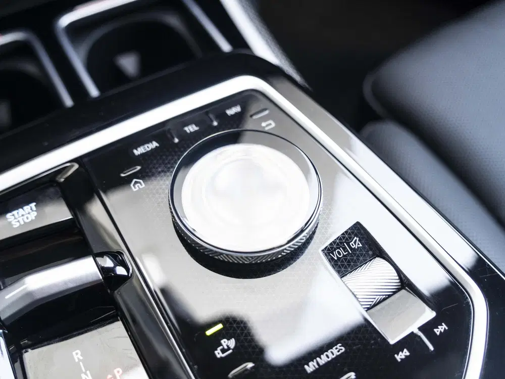 BMW i7 xDrive60 SoH 100% uit 2024, foto 15