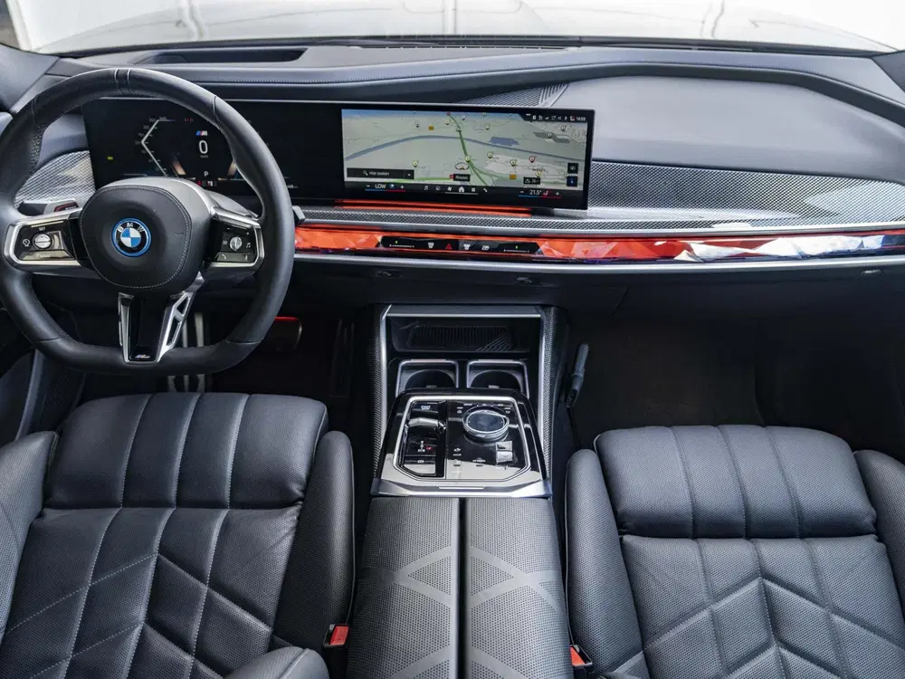 BMW i7 xDrive60 SoH 100% uit 2024, foto 3